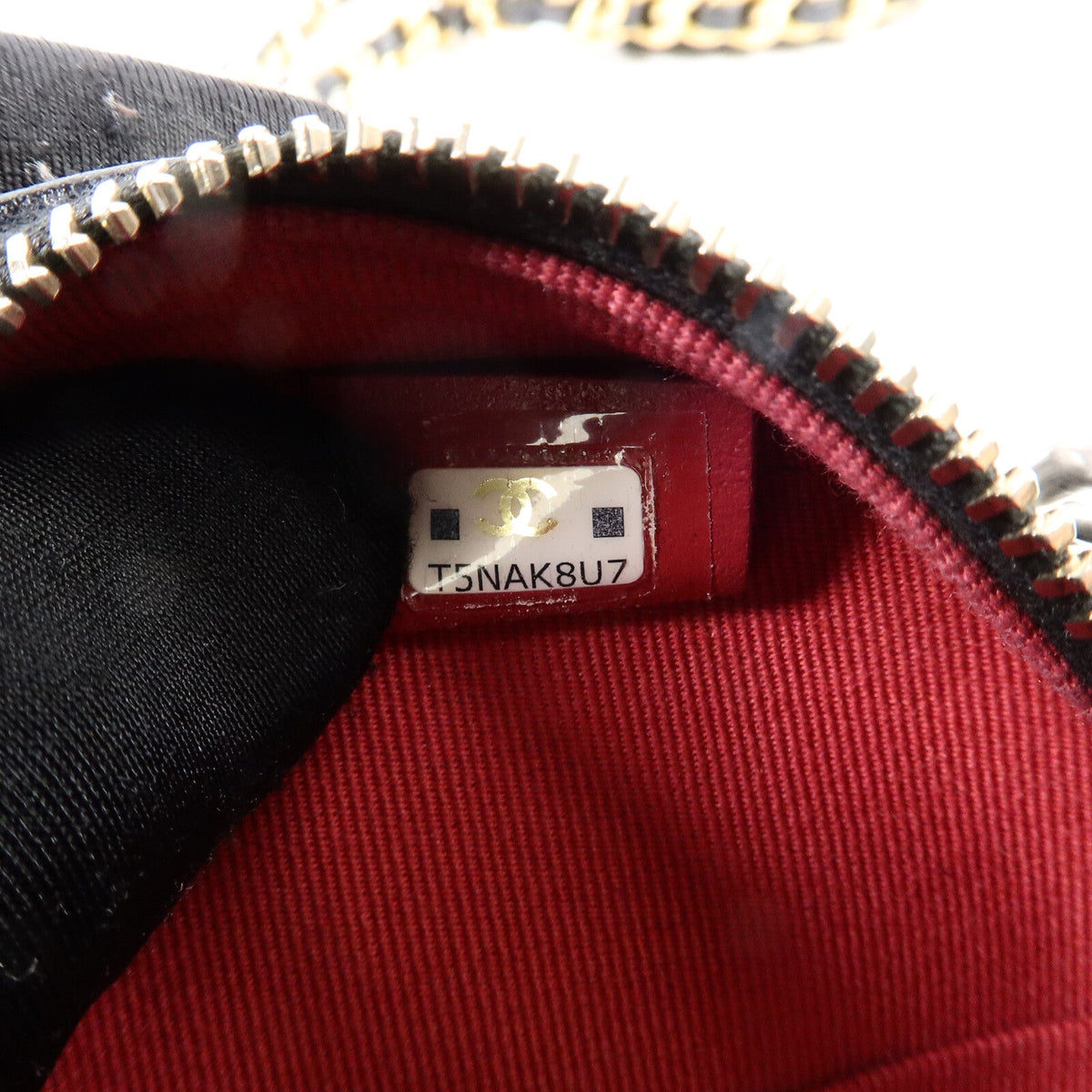 Chanel 19 Round · Lambskin
