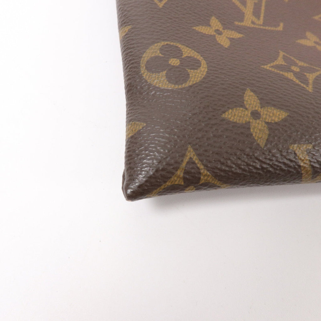 Louis Vuitton Pochette A4 · Monogram