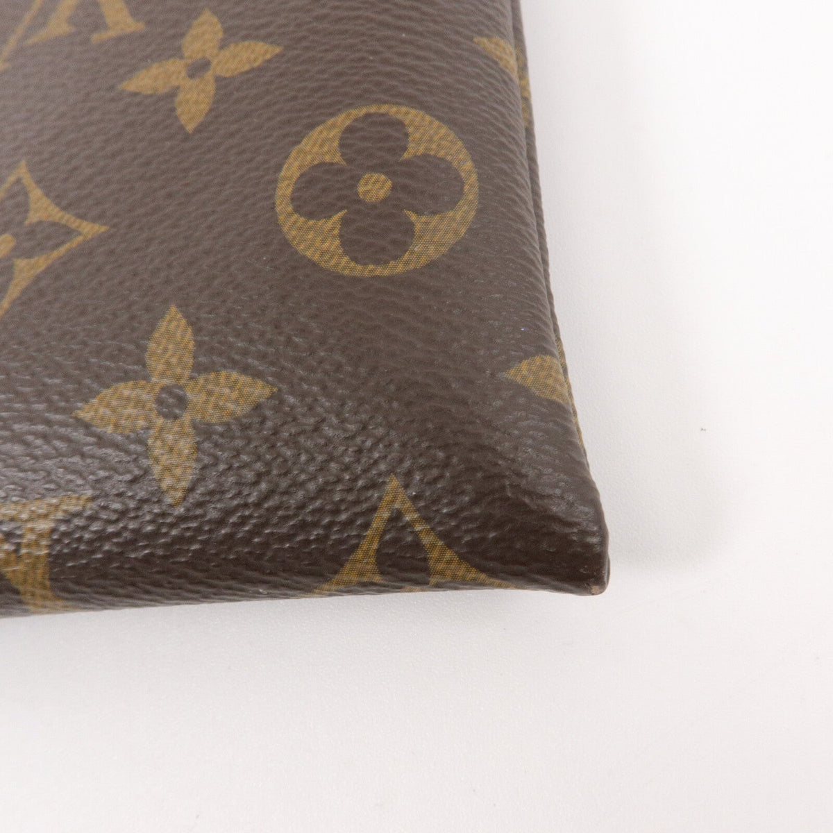 Louis Vuitton Pochette A4 · Monogram