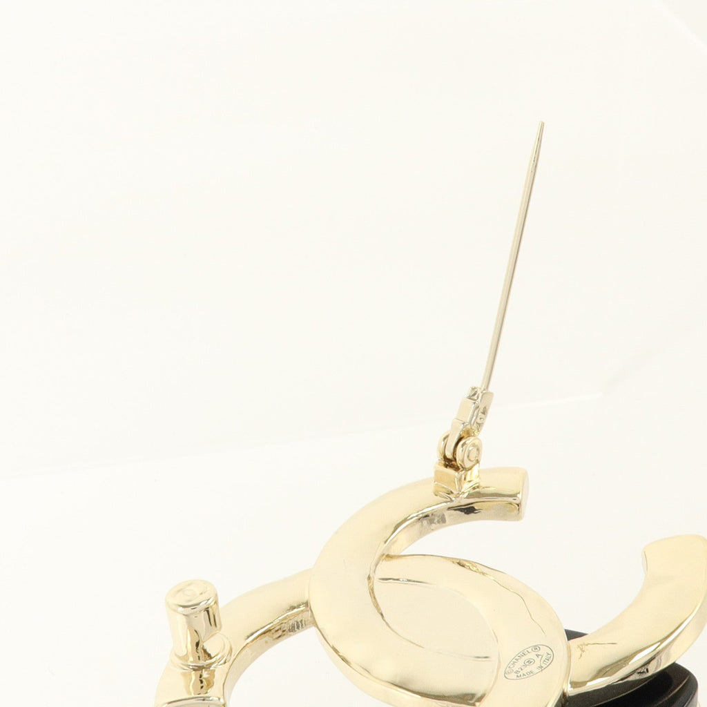 Chanel CC Brooch · PVC & Gold Metal