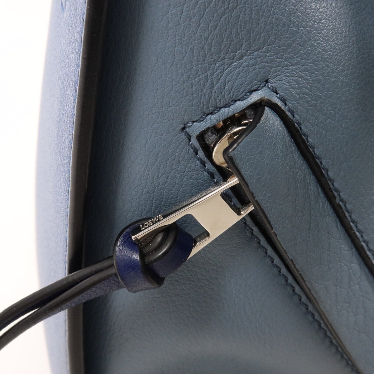 Loewe Hammock Small · Calfskin