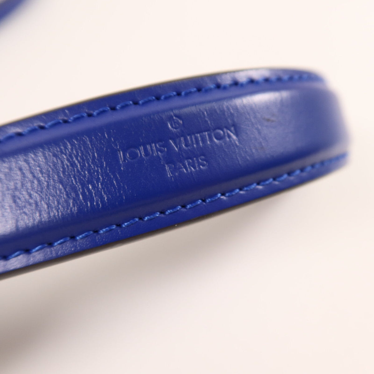 Louis Vuitton NeoNoe MM · Epi Bicolor