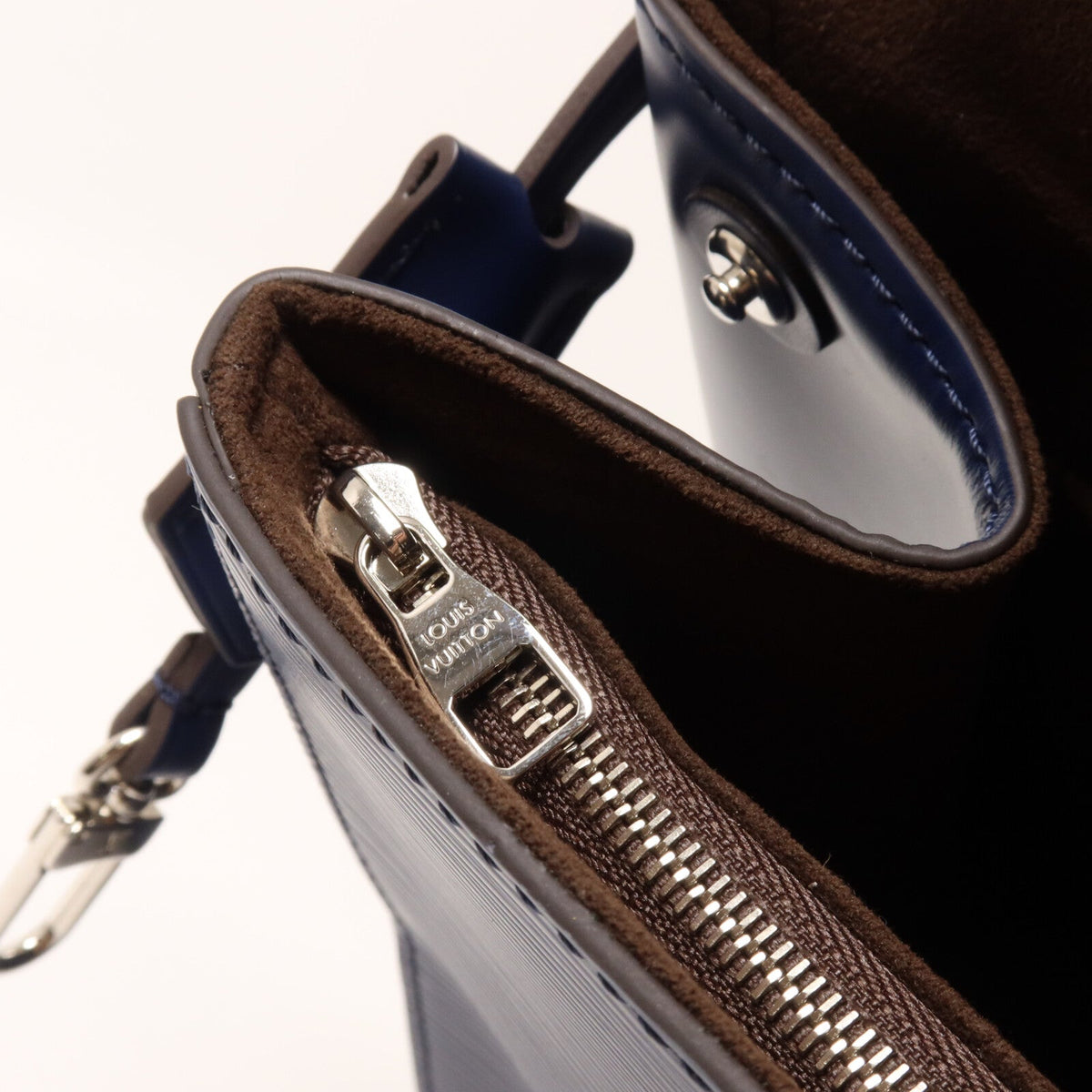 Louis Vuitton Cluny MM · Epi Leather