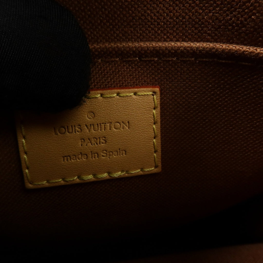 Louis Vuitton Petit Sac Plat · Monogram