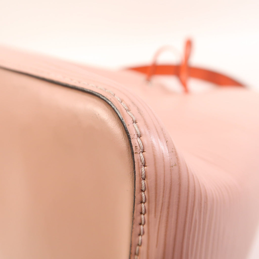 Louis Vuitton Neo Noé MM · Epi Leather