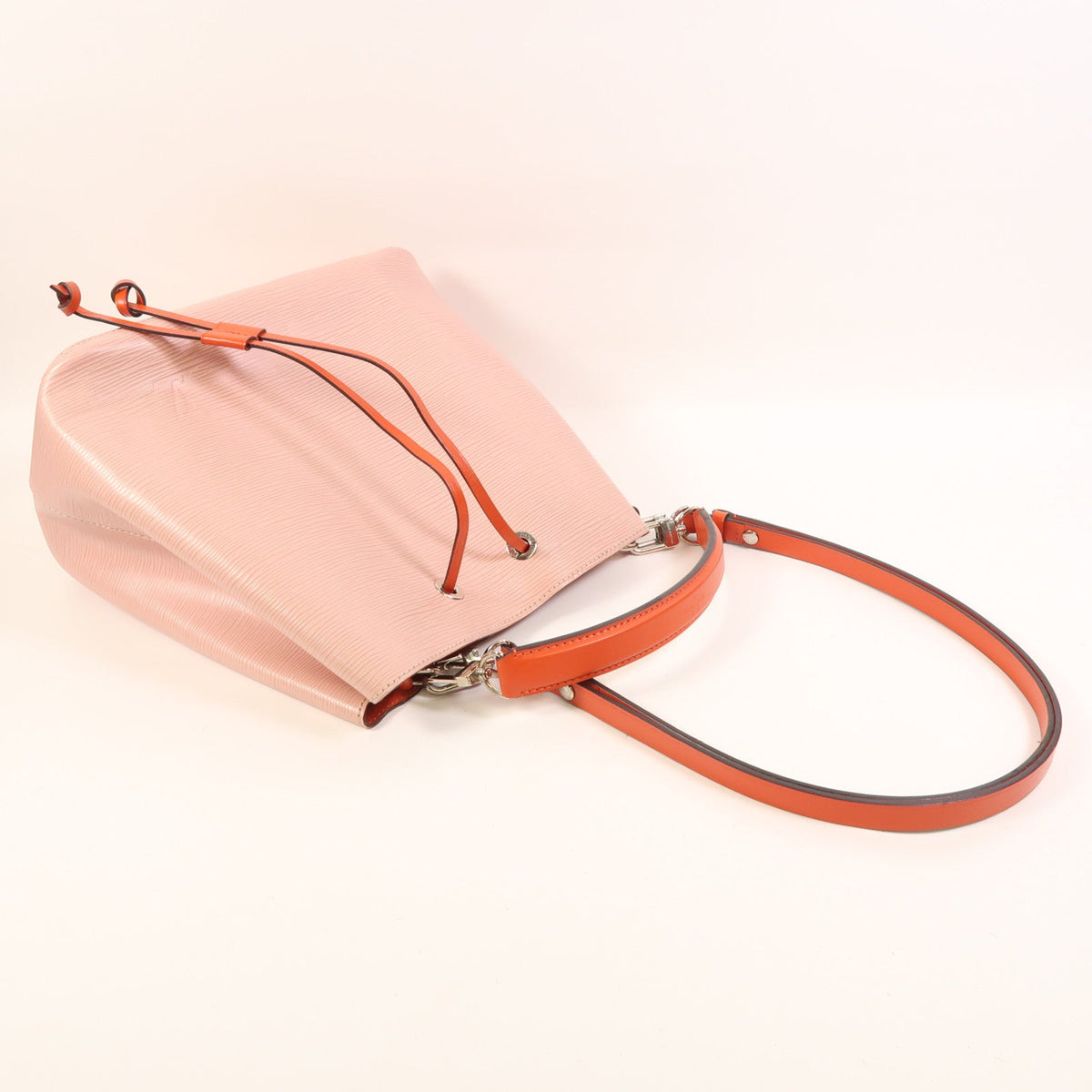 Louis Vuitton Neo Noé MM · Epi Leather