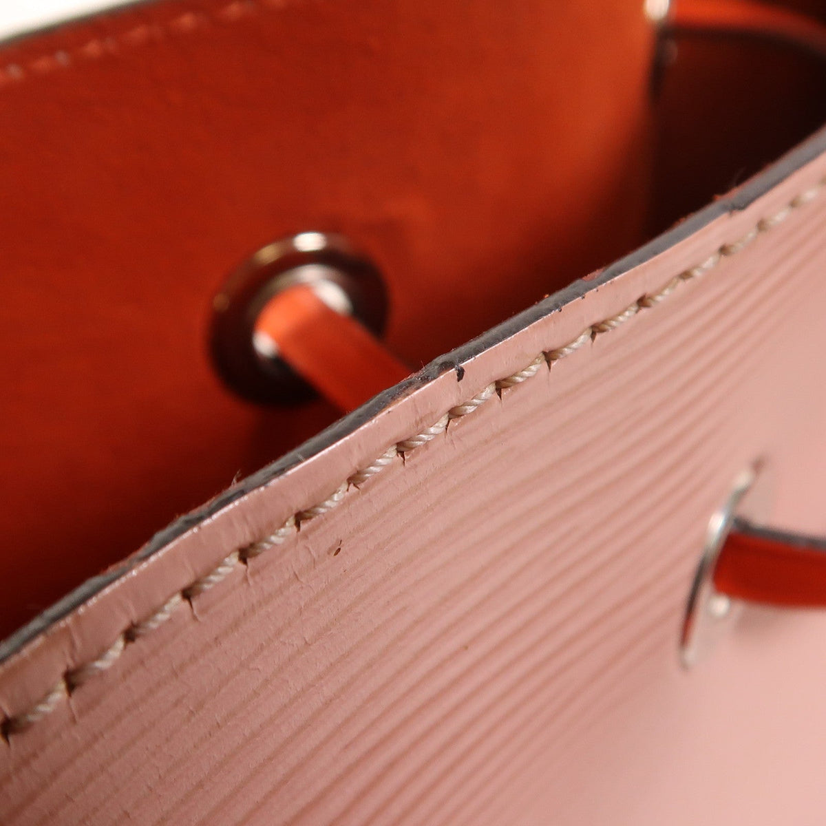 Louis Vuitton Neo Noé MM · Epi Leather