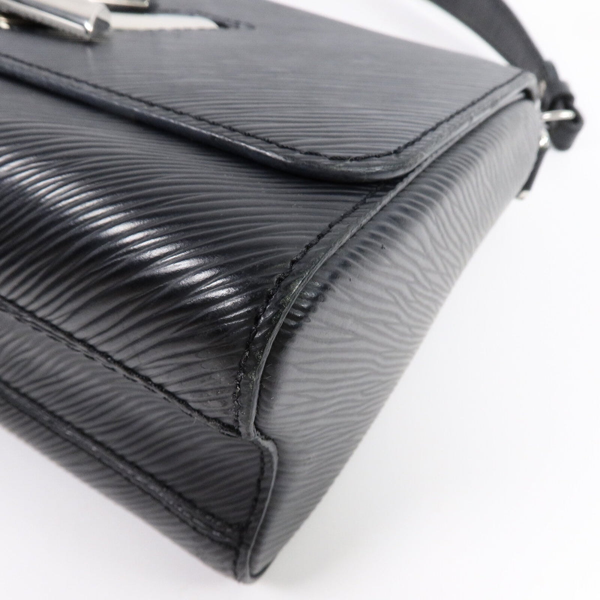 Louis Vuitton Twist MM · Epi
