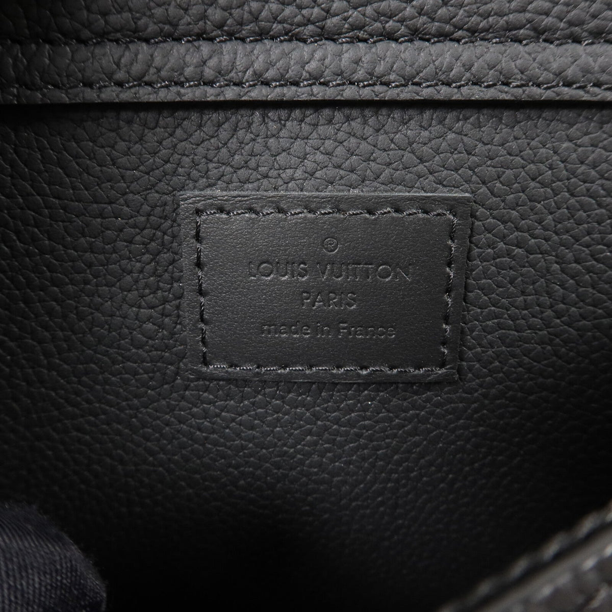 Louis Vuitton Aerogram Takeoff Sling · Calfskin