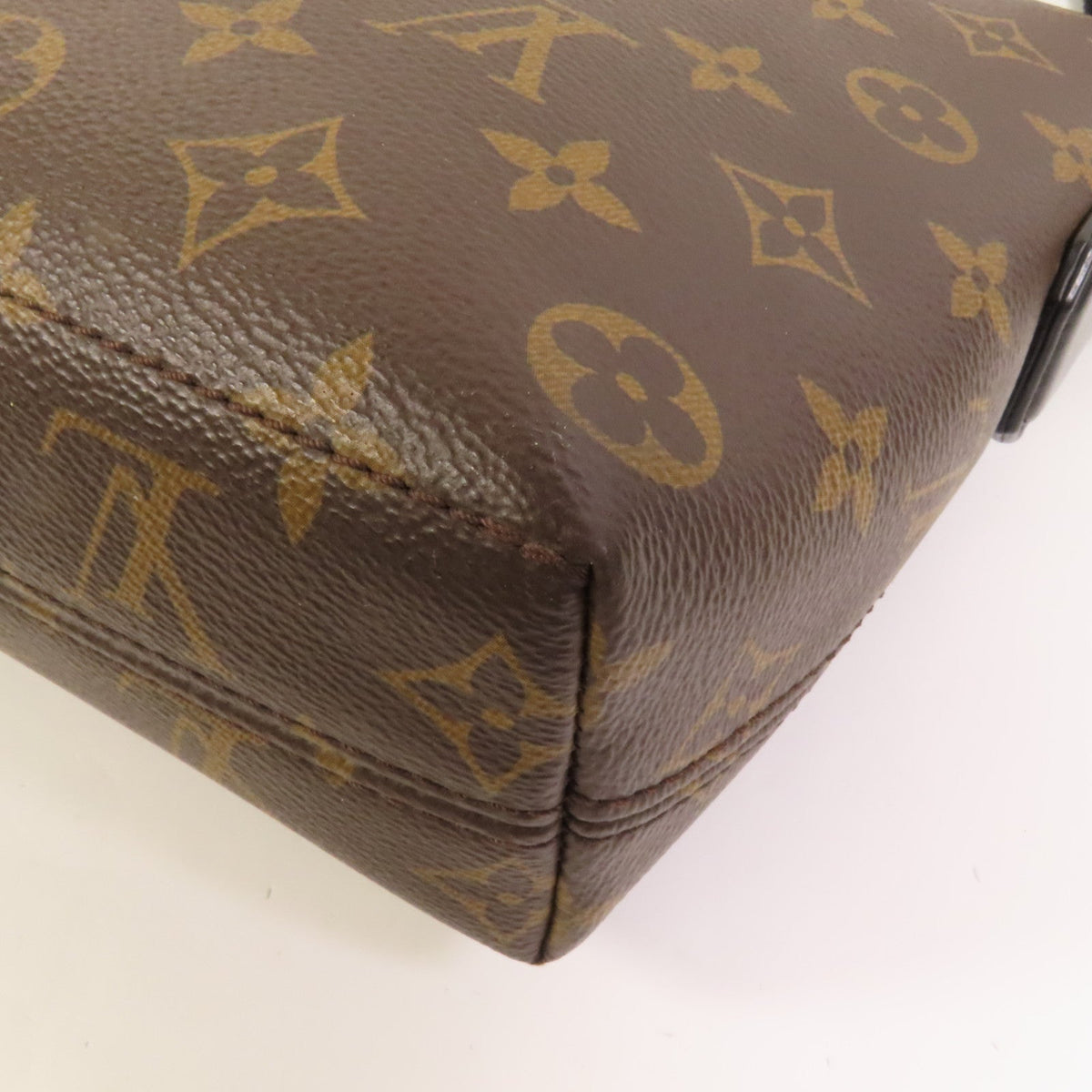 Louis Vuitton Messenger · Monogram Macassar