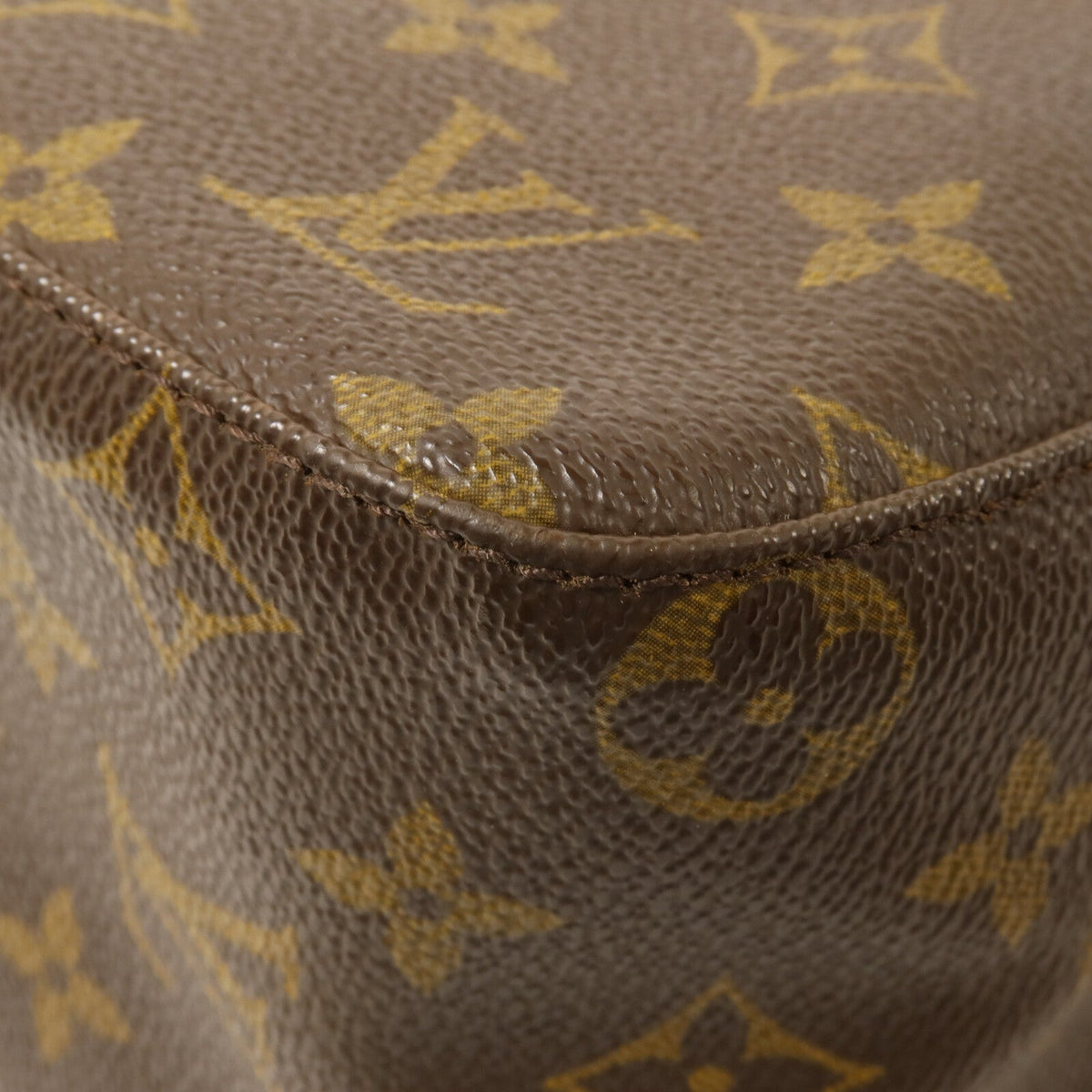 Louis Vuitton Looping MM · Monogram