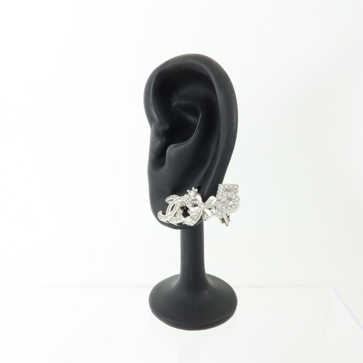 Chanel CC Earrings · Silver