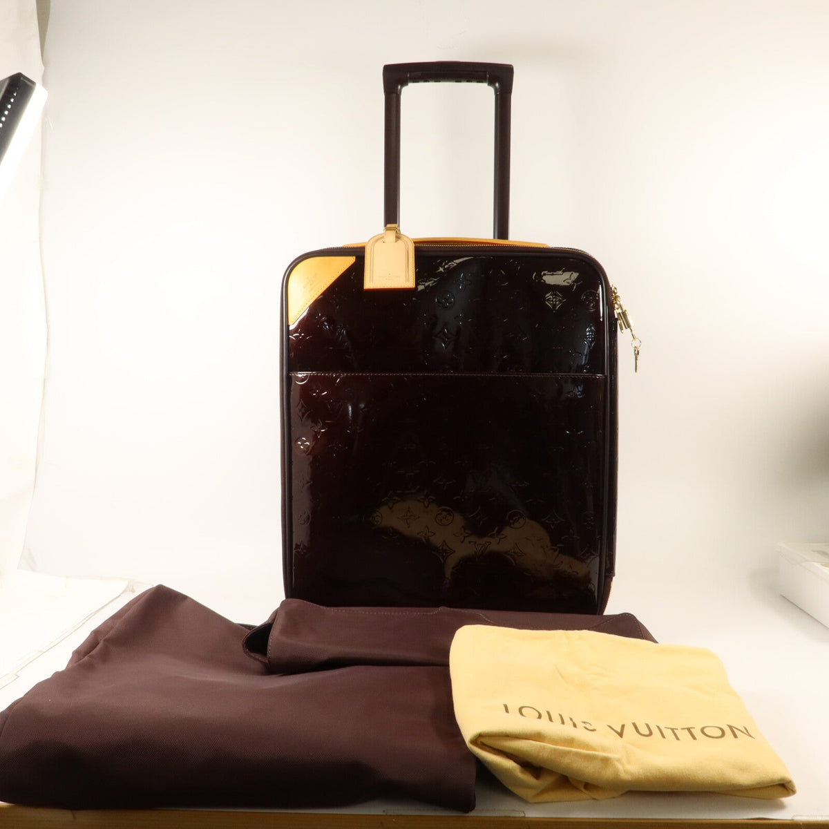 Louis Vuitton Pégase 45 · Monogram Vernis
