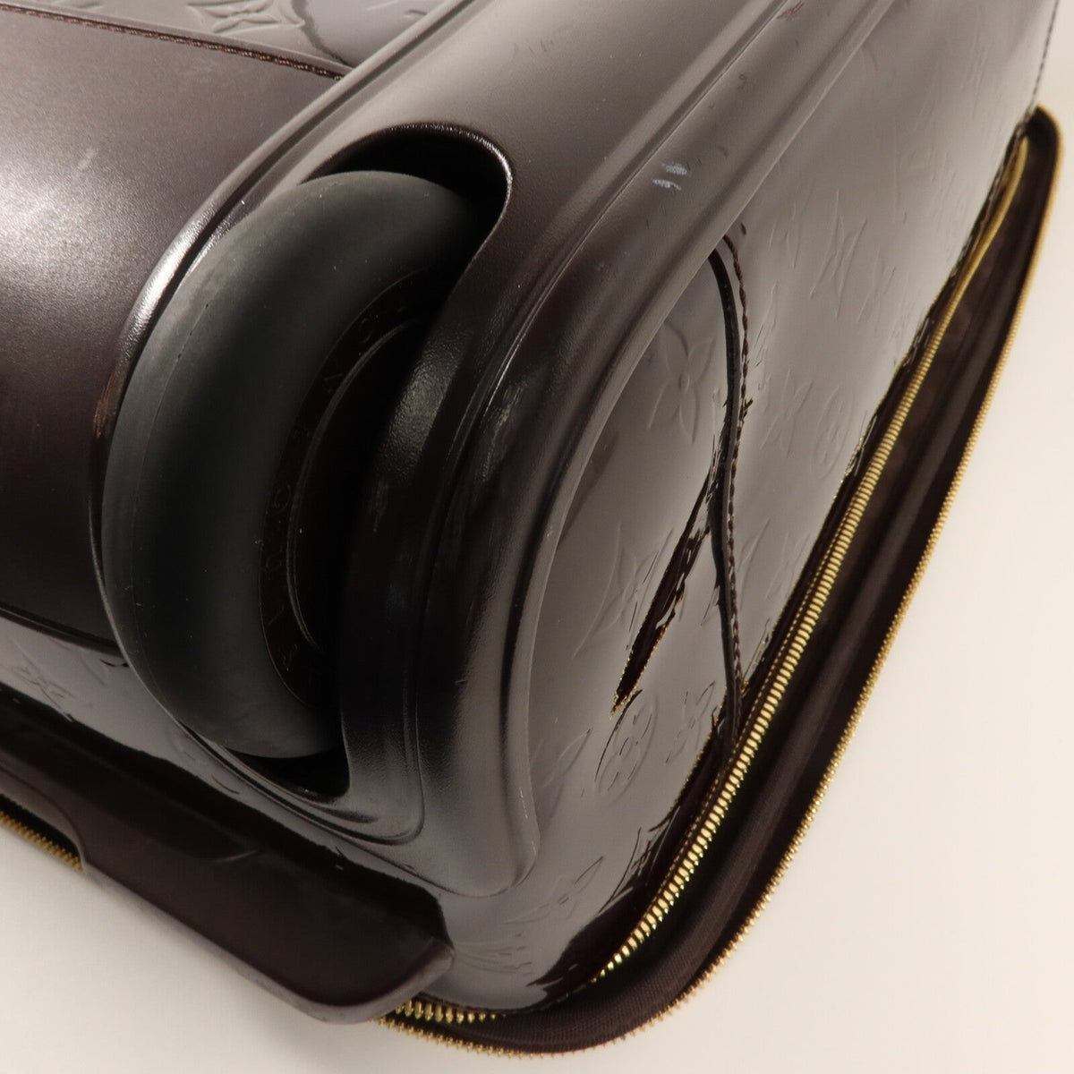 Louis Vuitton Pégase 45 · Monogram Vernis