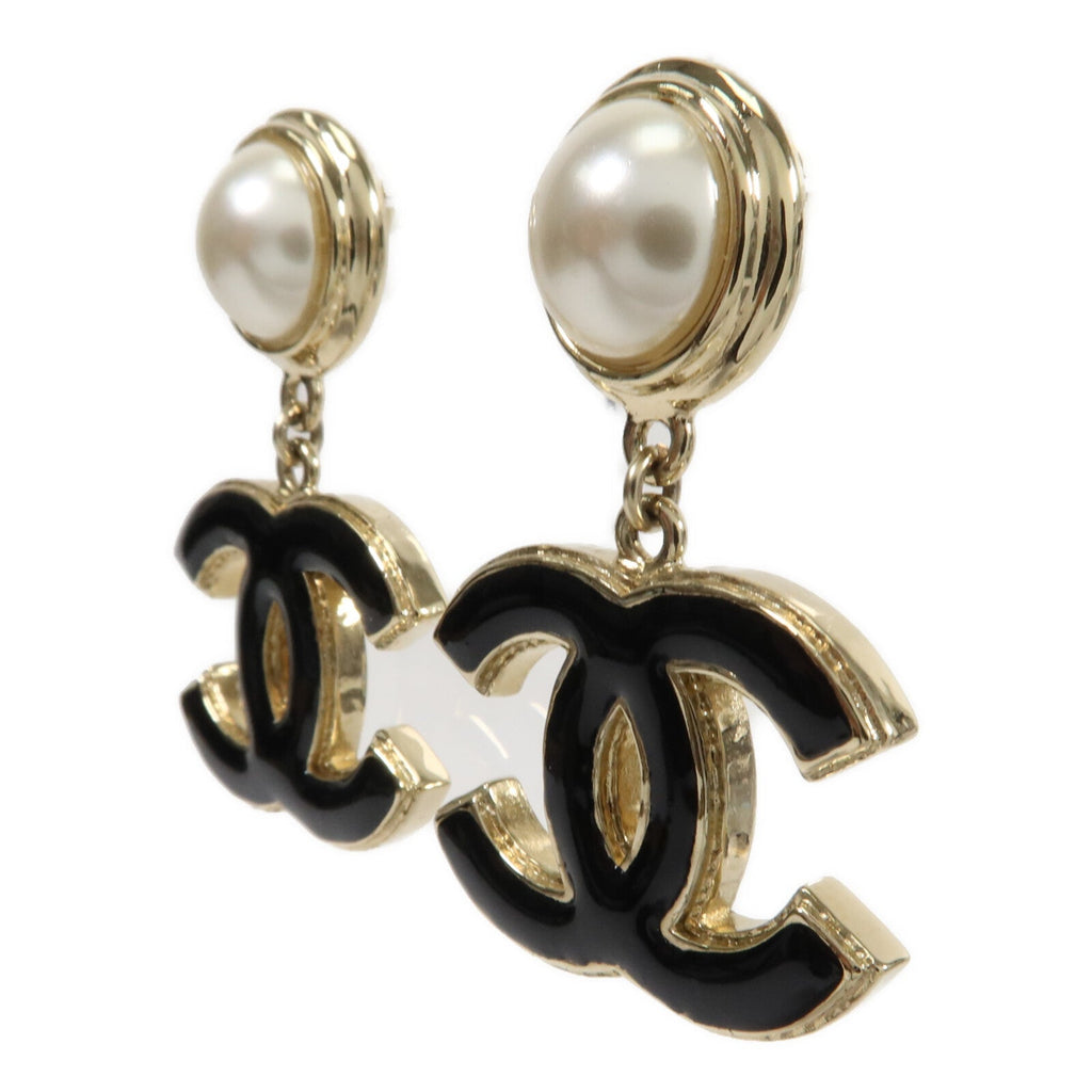 CHANEL CC · Pearl Earrings · Metal