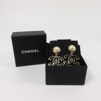 CHANEL CC · Pearl Earrings · Metal