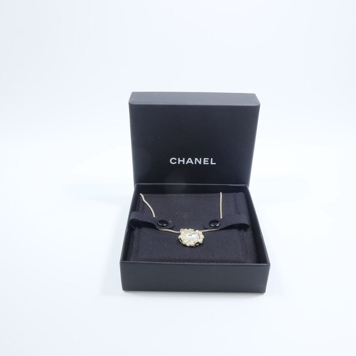 CHANEL CC · PVC & Metal