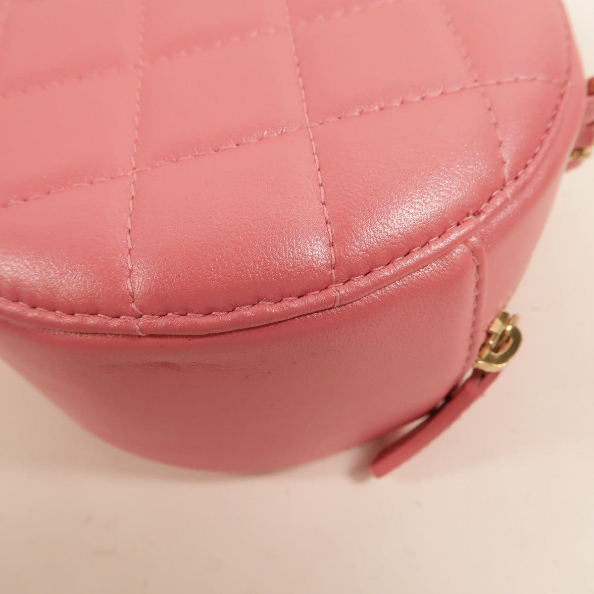 CHANEL CC Vanity Case · Lambskin