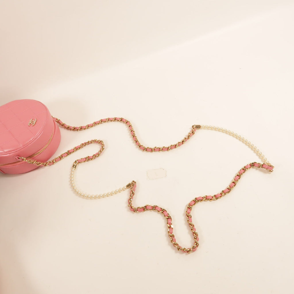 CHANEL CC Vanity Case · Lambskin