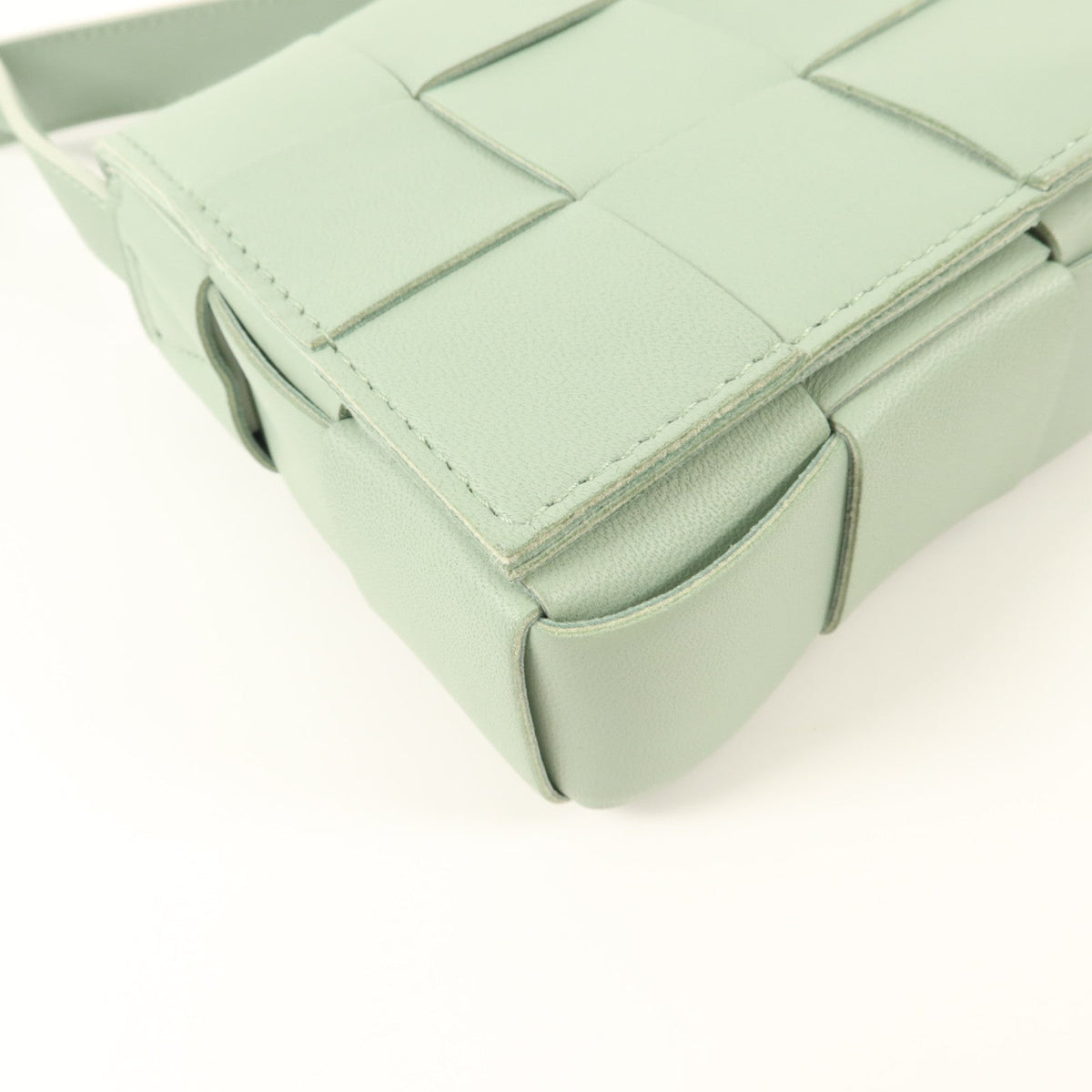 Bottega Veneta Cassette · Small · Lambskin