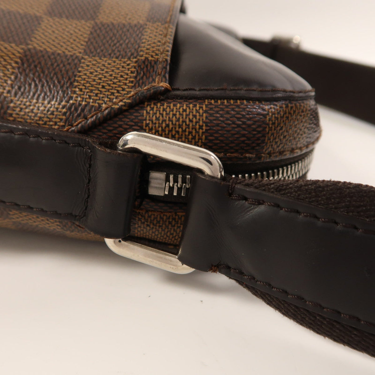 Louis Vuitton Jake Messenger PM · Damier Ebene