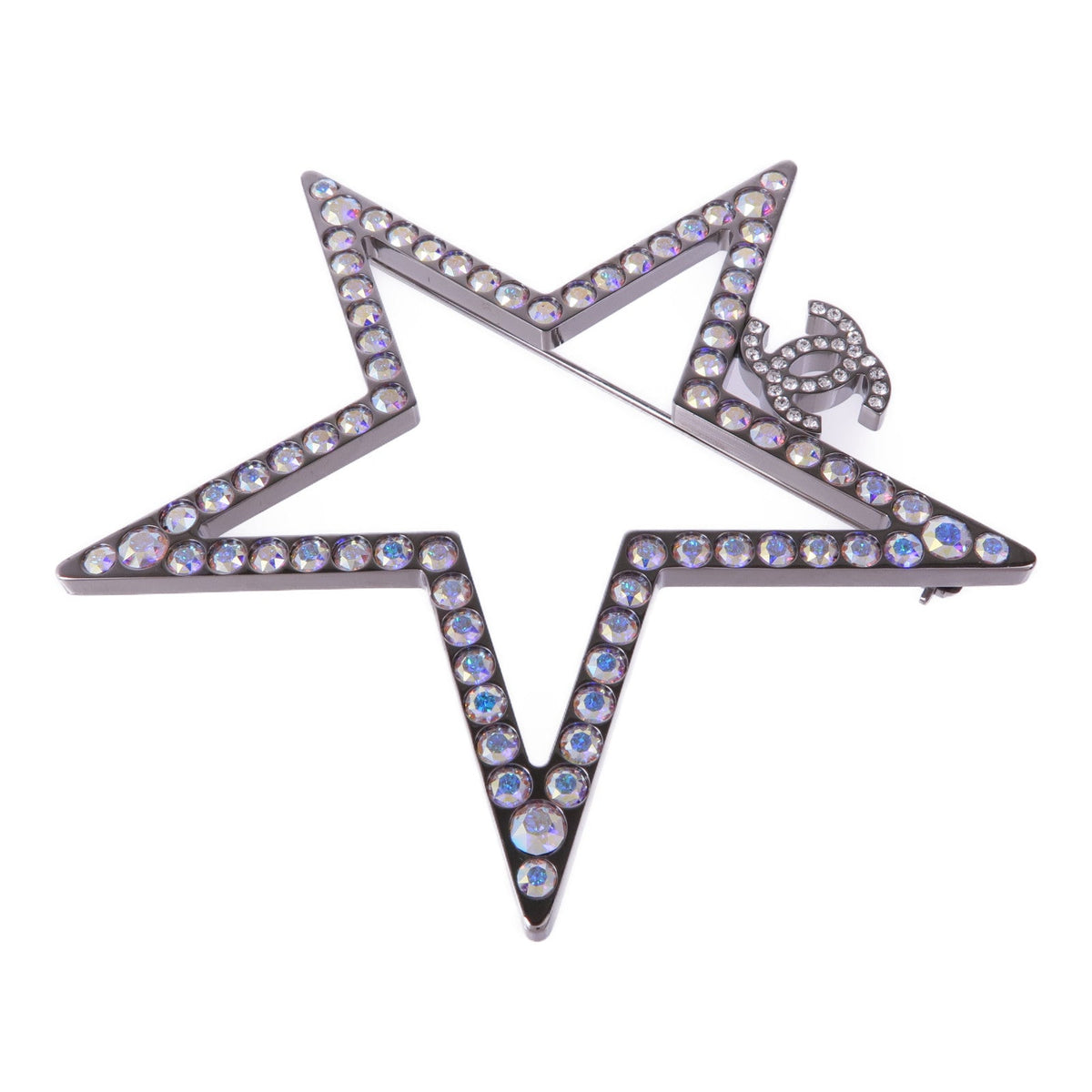 Chanel CC Brooch · Metal