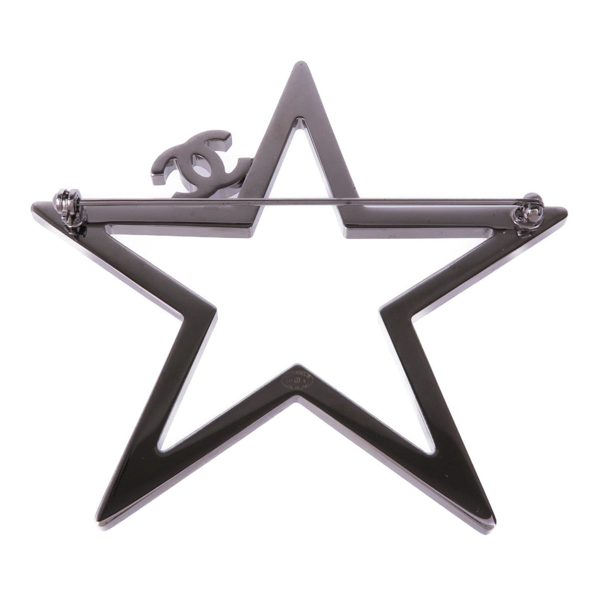 Chanel CC Brooch · Metal