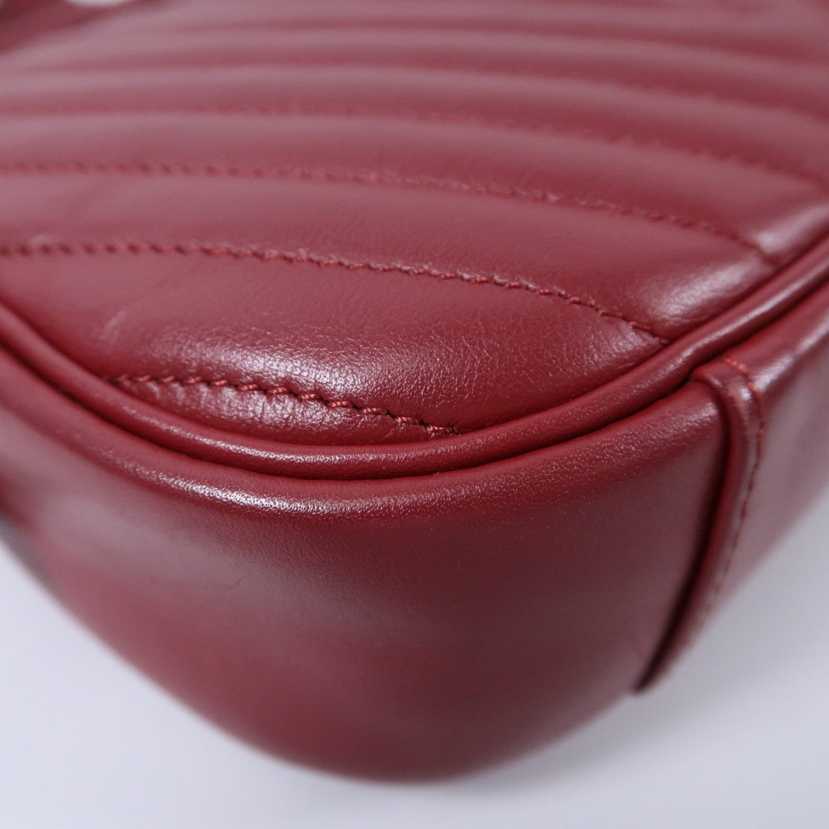 Louis Vuitton New Wave · Chain Bag