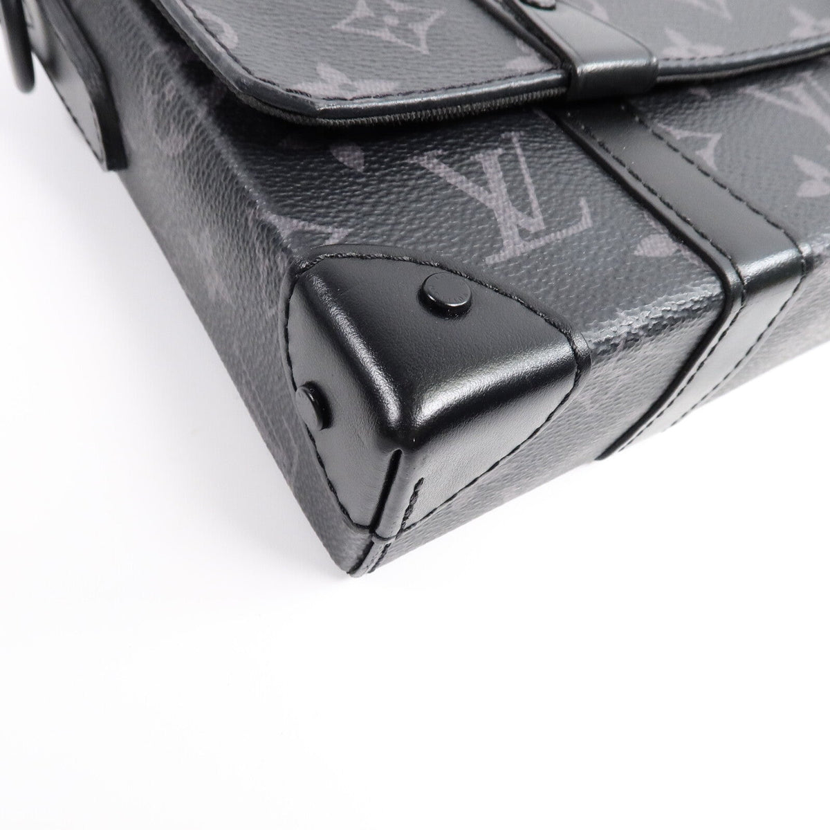 Louis Vuitton Trunk Messenger · Monogram Eclipse