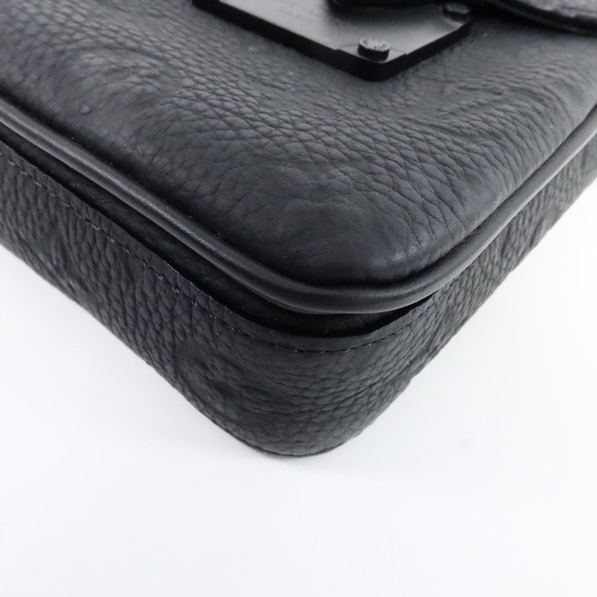 Louis Vuitton S-Lock · Monogram Taurillon