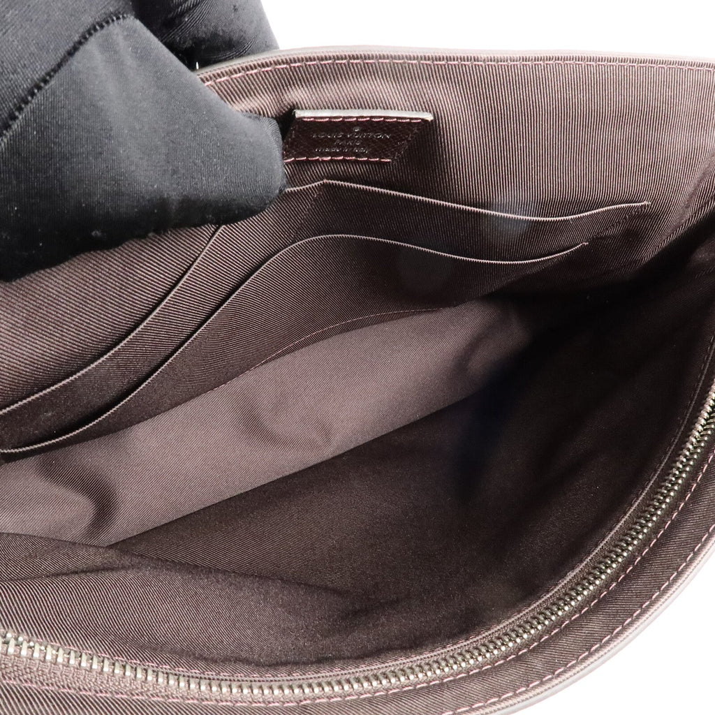 Louis Vuitton Roman PM · Taiga Leather
