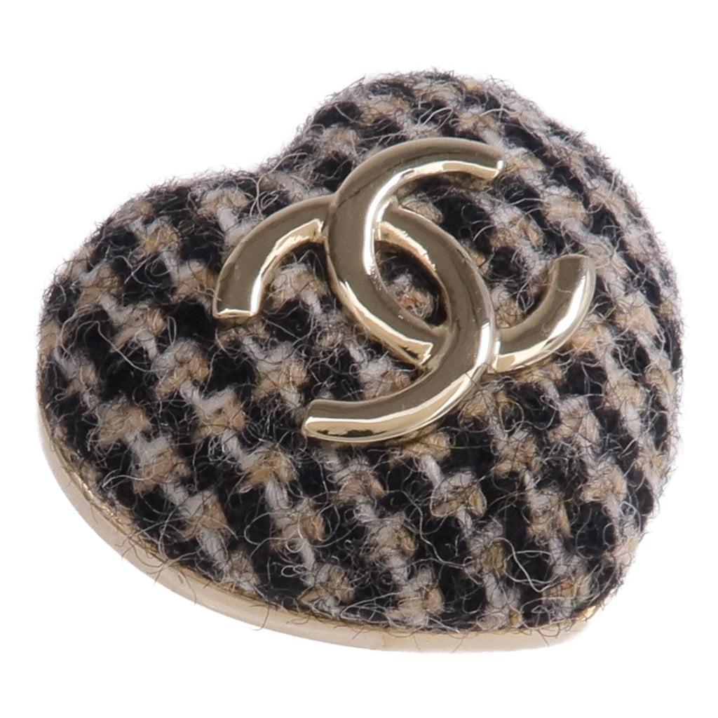 Chanel CC Brooch · Tweed