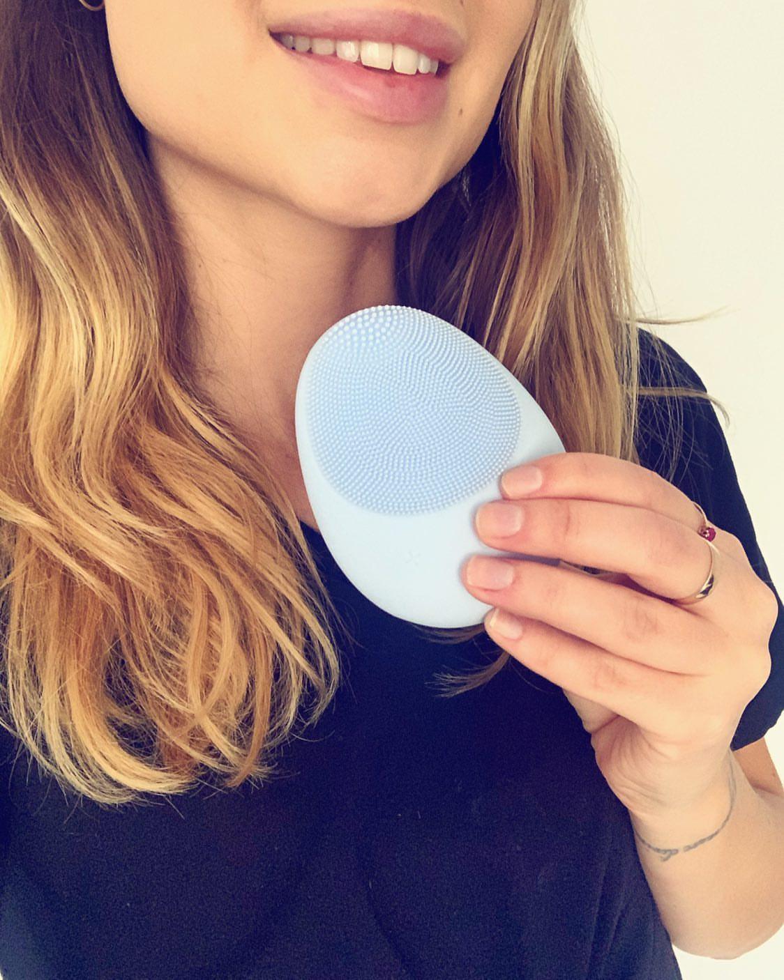 Mellow W-SONIC Silicone Facial Cleansing Brush