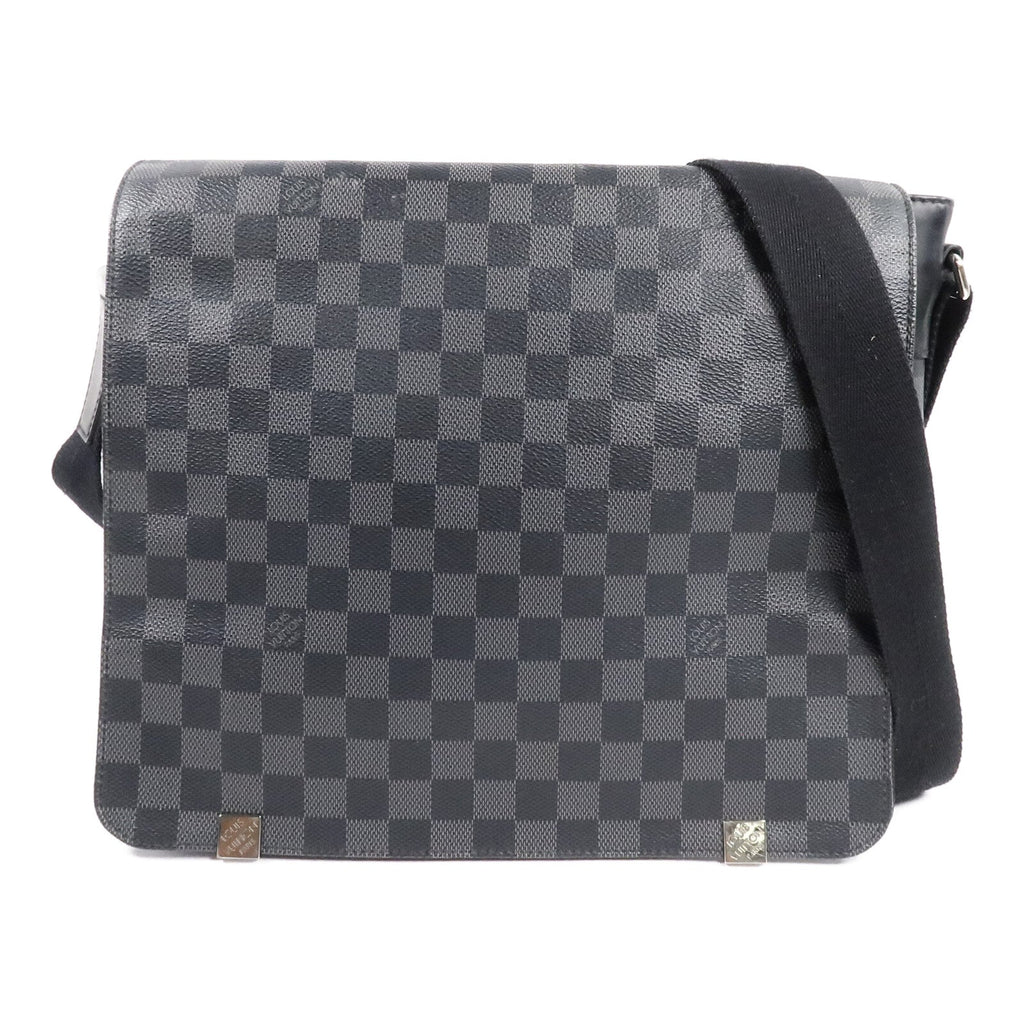 Louis Vuitton District MM · Damier Graphite