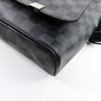 Louis Vuitton District MM · Damier Graphite
