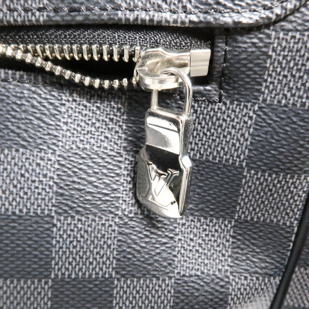 Louis Vuitton District MM · Damier Graphite