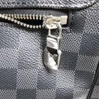 Louis Vuitton District MM · Damier Graphite