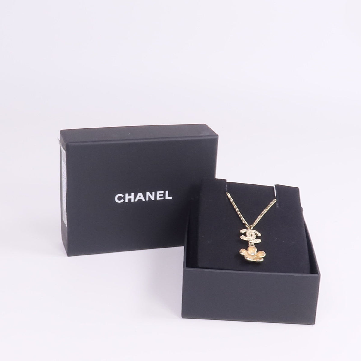 Chanel CC Necklace · Metal · Coral