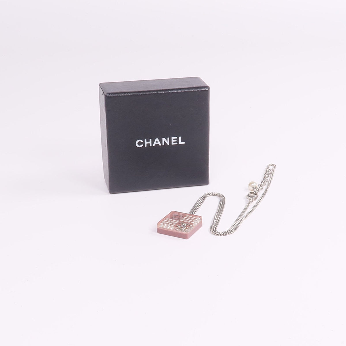 CHANEL CC Necklace · Resin