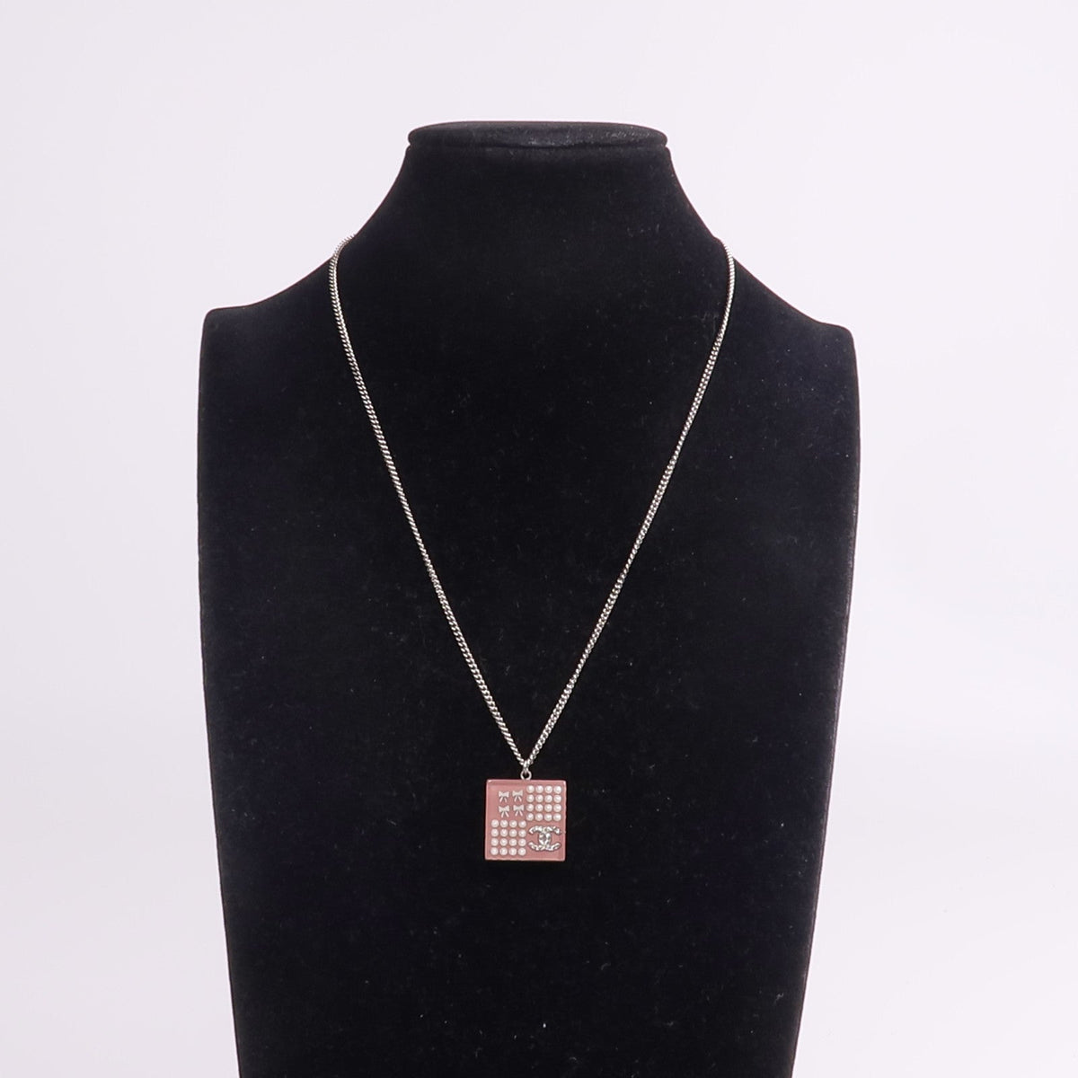 CHANEL CC Necklace · Resin