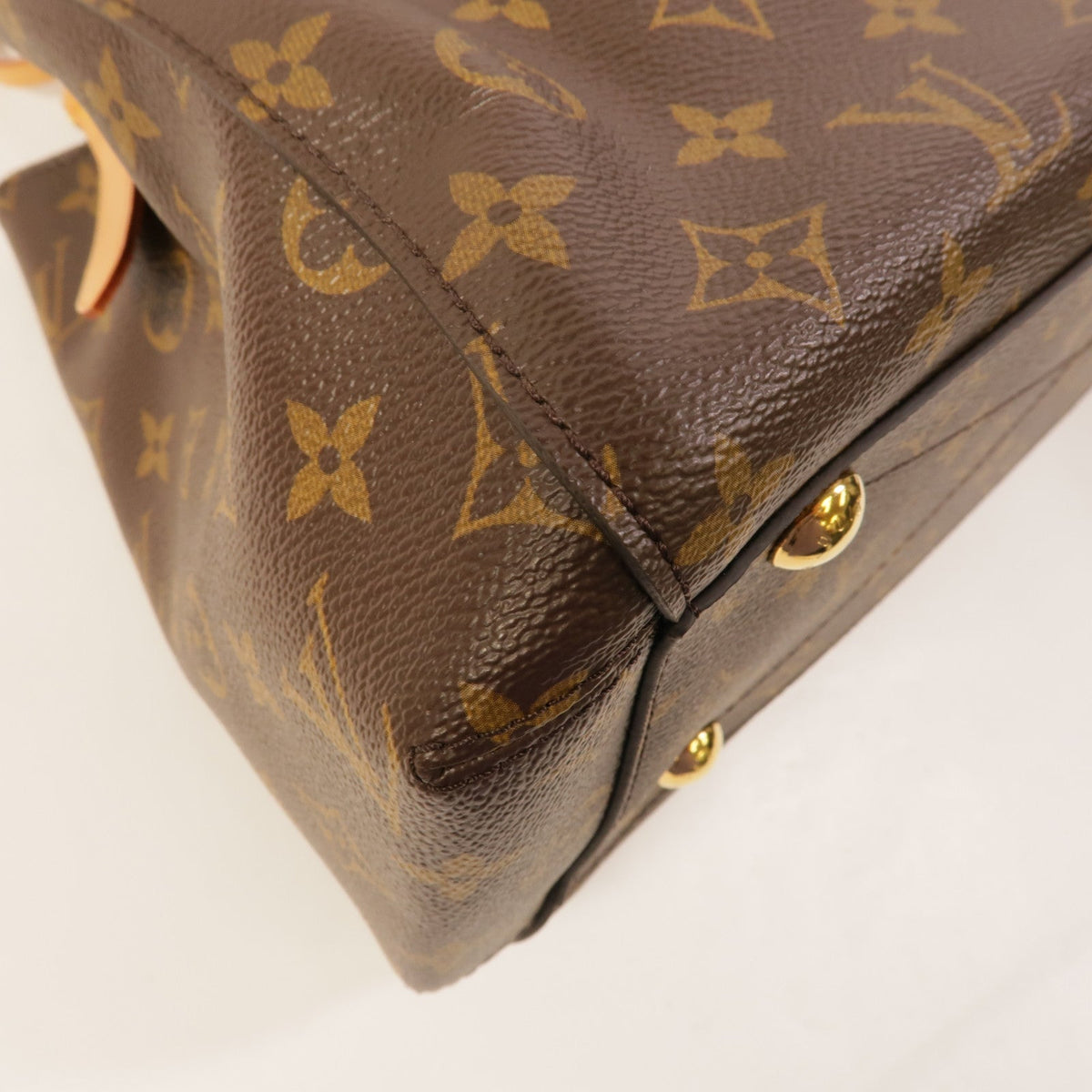 Louis Vuitton Montaigne MM · Monogram