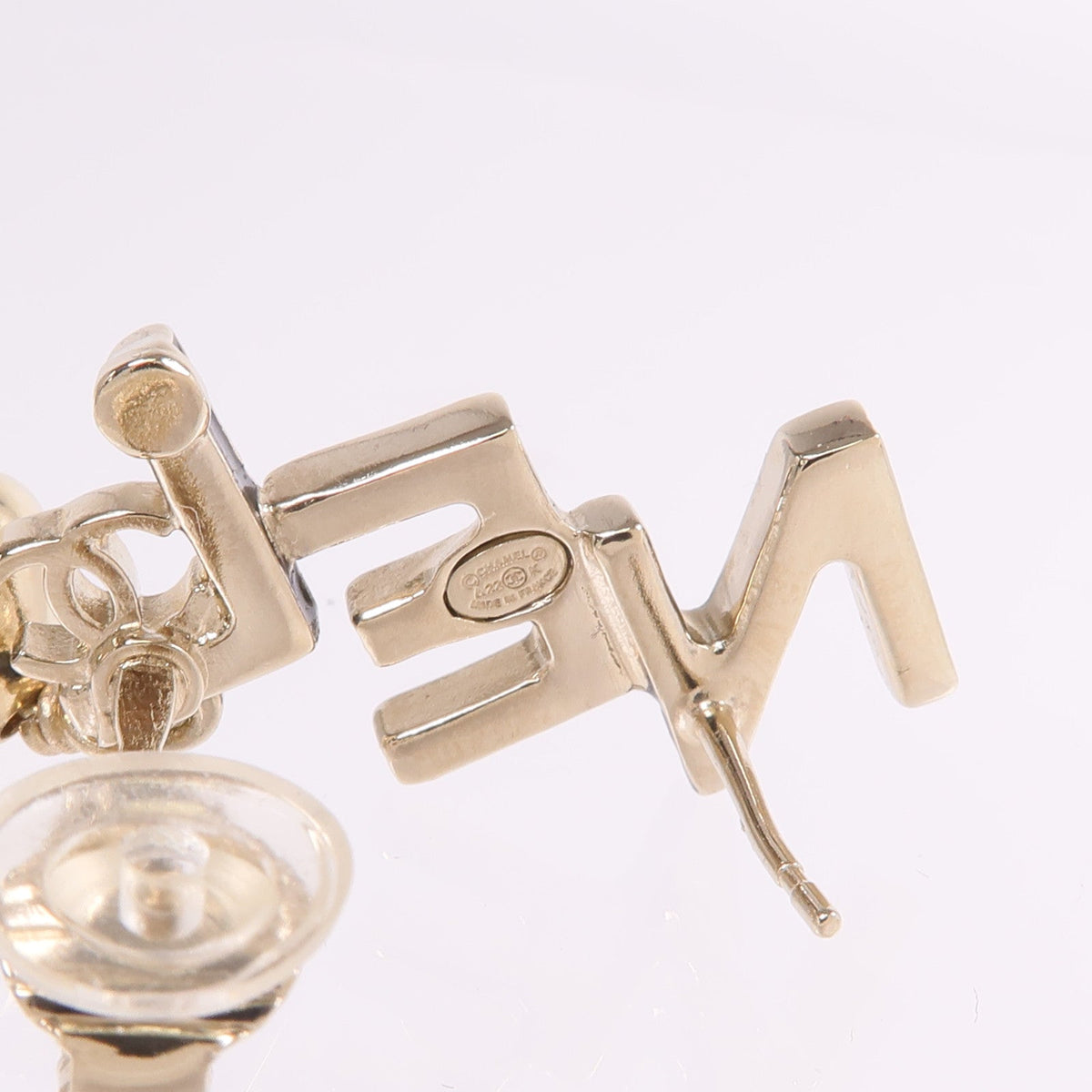 CHANEL CC · Pearl Earrings