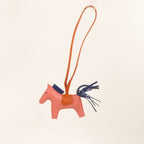 Hermès Rodeo PM Charm · Rose Azalée