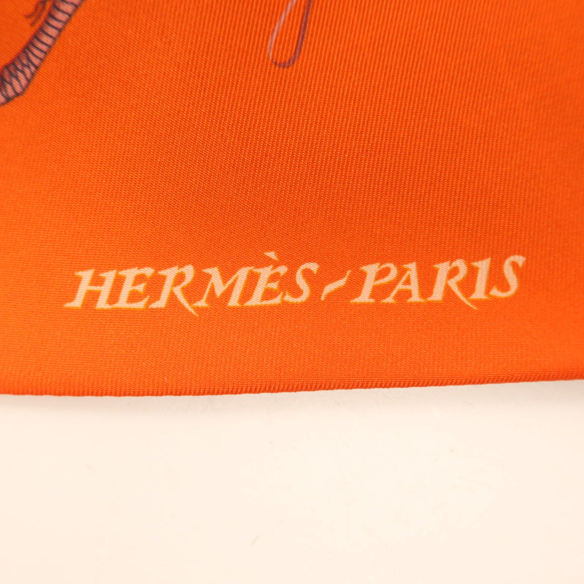 Hermès Maxi Twilly · Silk