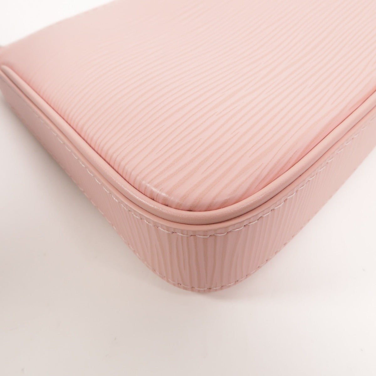 Louis Vuitton Easy Pouch · Epi Calfskin