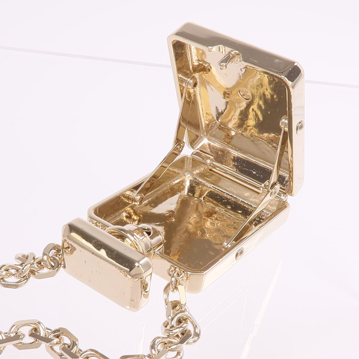 Chanel CC · Metal Necklace