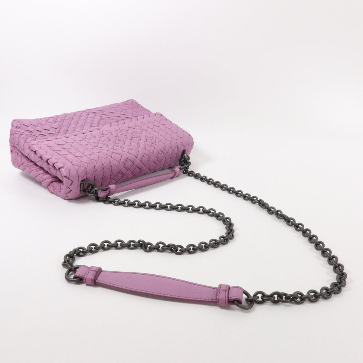 Bottega Veneta BV Chain · Calfskin