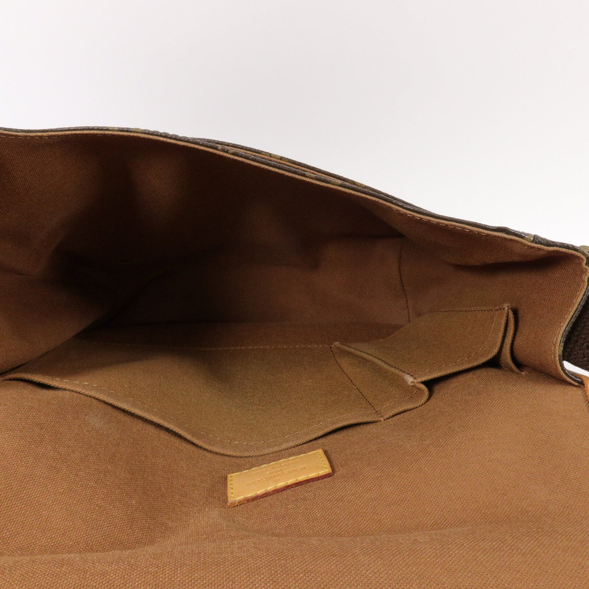 Louis Vuitton Bosphore · Monogram