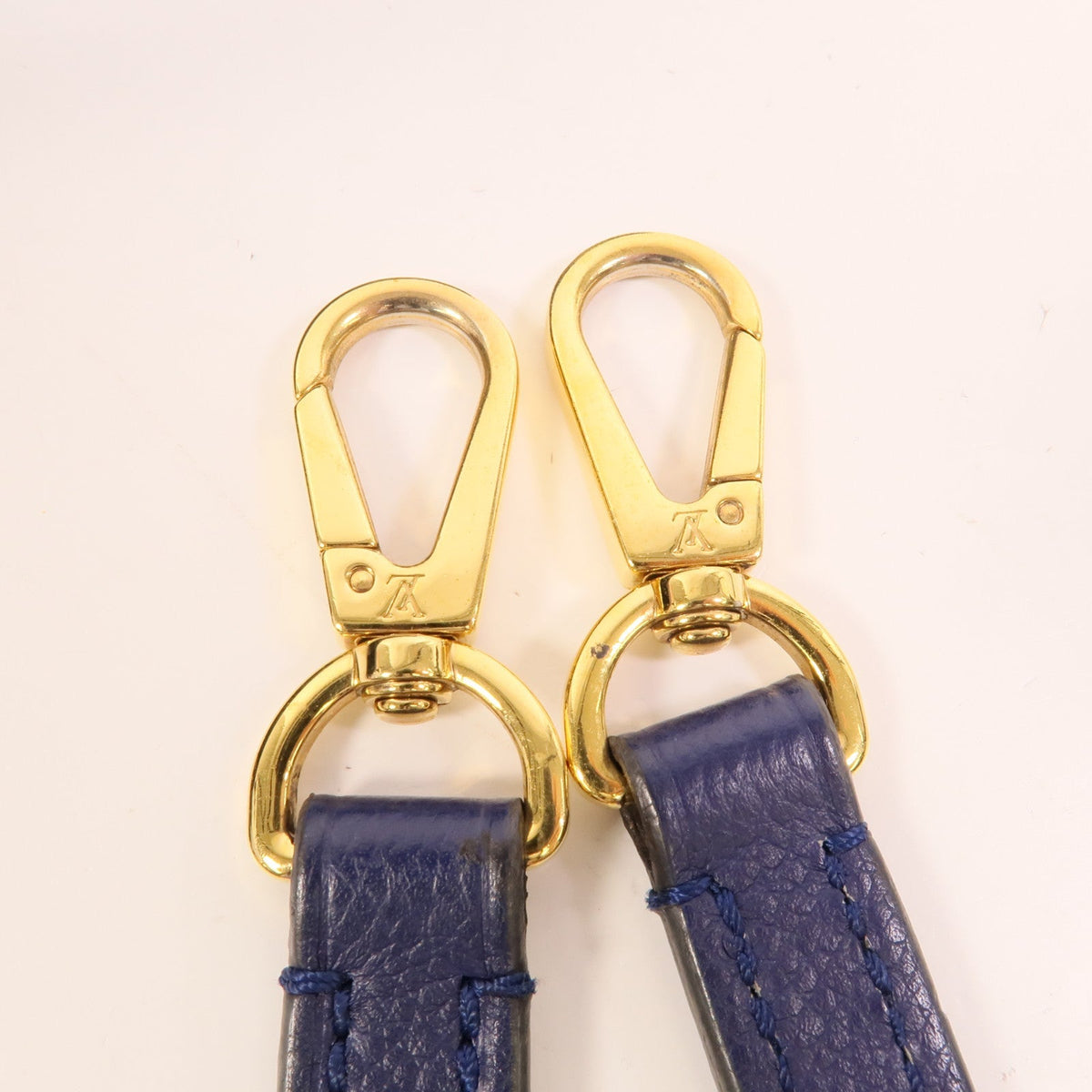 Louis Vuitton Montaigne MM · Monogram Empreinte