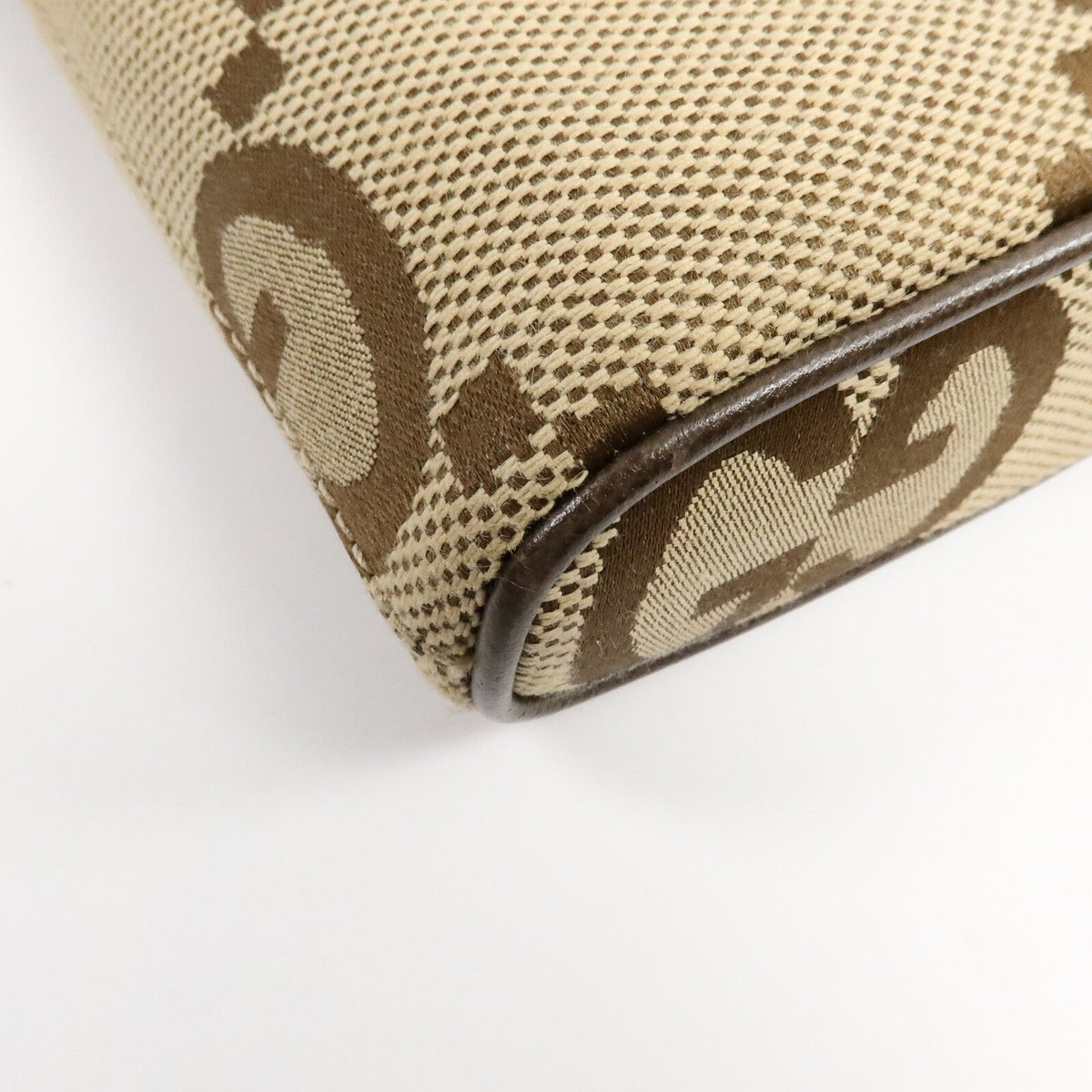 Gucci Jumbo GG · Canvas Shoulder Bag